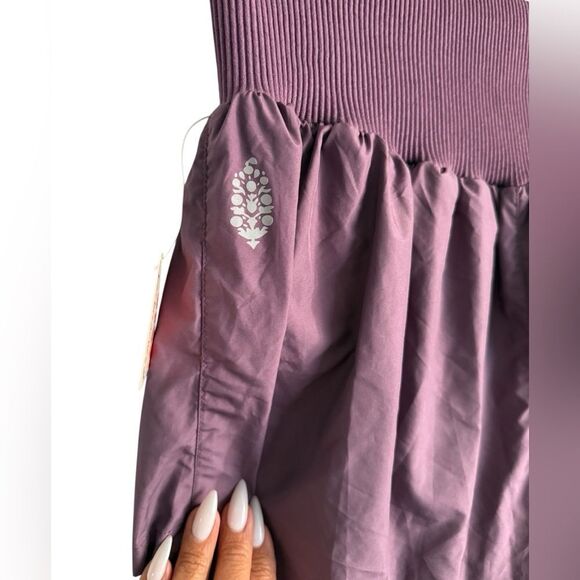 NWT Freepeople|Free Movement|Get Your Flirt On Shorts In Clove - Picture 6 of 9